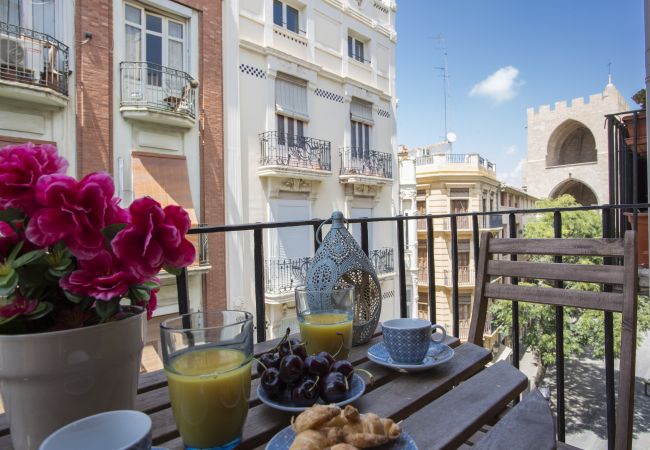 Apartment in Valencia - Serranos