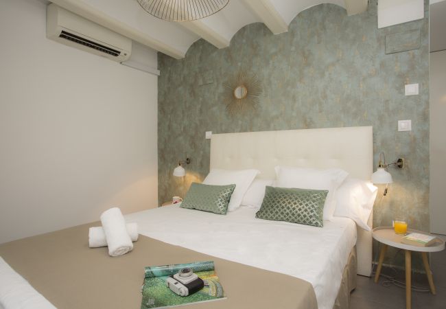 Studio in Valencia / València - Botanico Room I