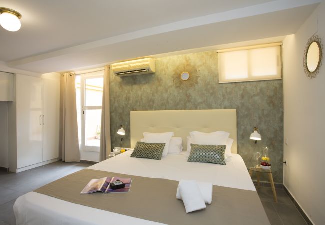 Studio in Valencia / València - Botanico Room Terrace II