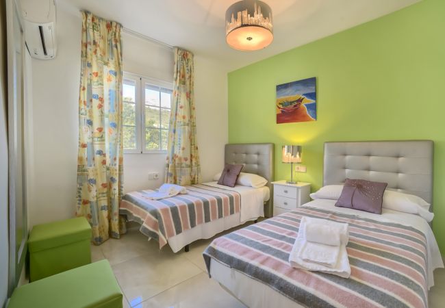 Villa in Calpe - Villa Benicuco4 Villa Benicuco4 - Villa with private swimming pool in Calpe