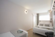 Hostal Palacios Rooms Bedroom 02