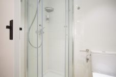 Hostal Palacios Rooms Bathroom 06